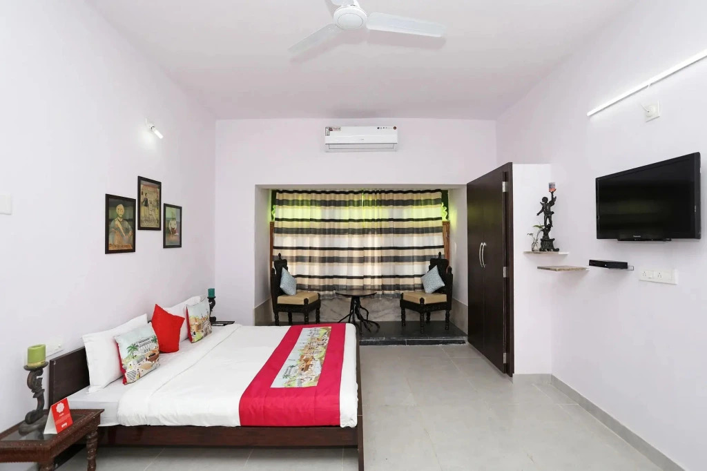 OYO 10298 Home near Sukhadia Circle