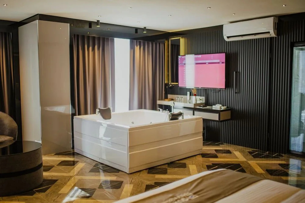 QUALA Hotels