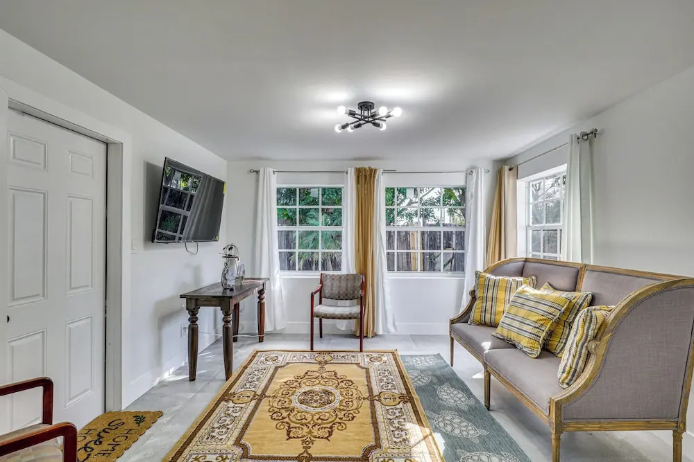 Cozy Fort Lauderdale Home w/ Yard: 7 Mi to Beaches