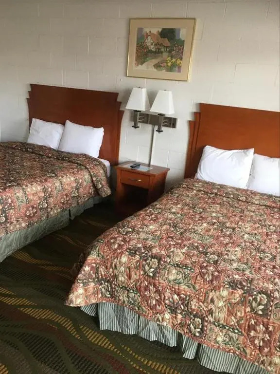 Budget Host Moon Mist Motel