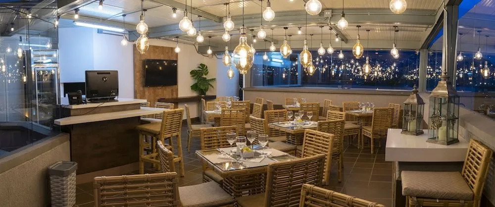 Seven Inn Hotel