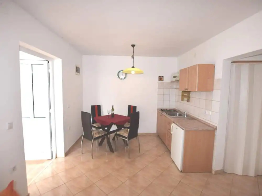 Modern Apartment in Banjole with Pool
