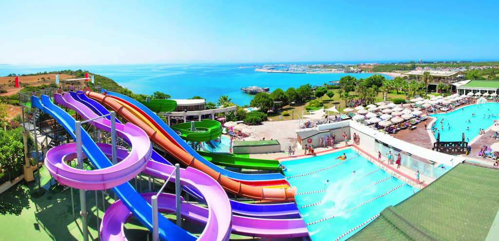 LAUR HOTELS Experience & Elegance