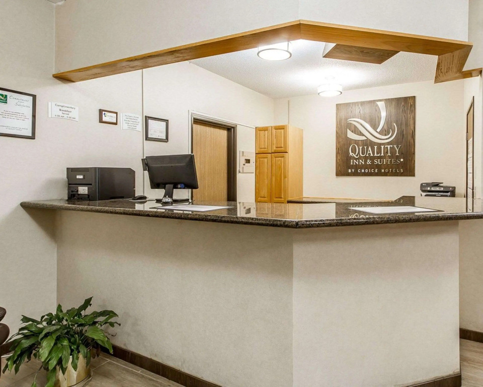 Quality Inn & Suites Eau Claire University Area