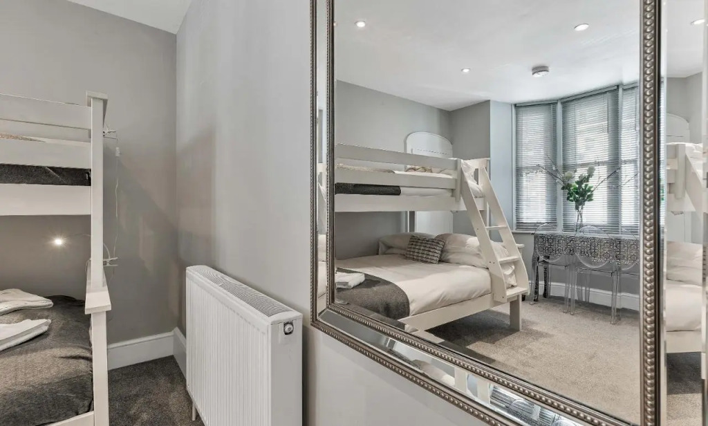 Central Pier Place | Large Group House | 20 metres from the Pier and beach