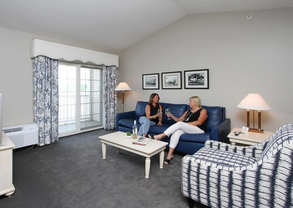 Bay Pointe Inn