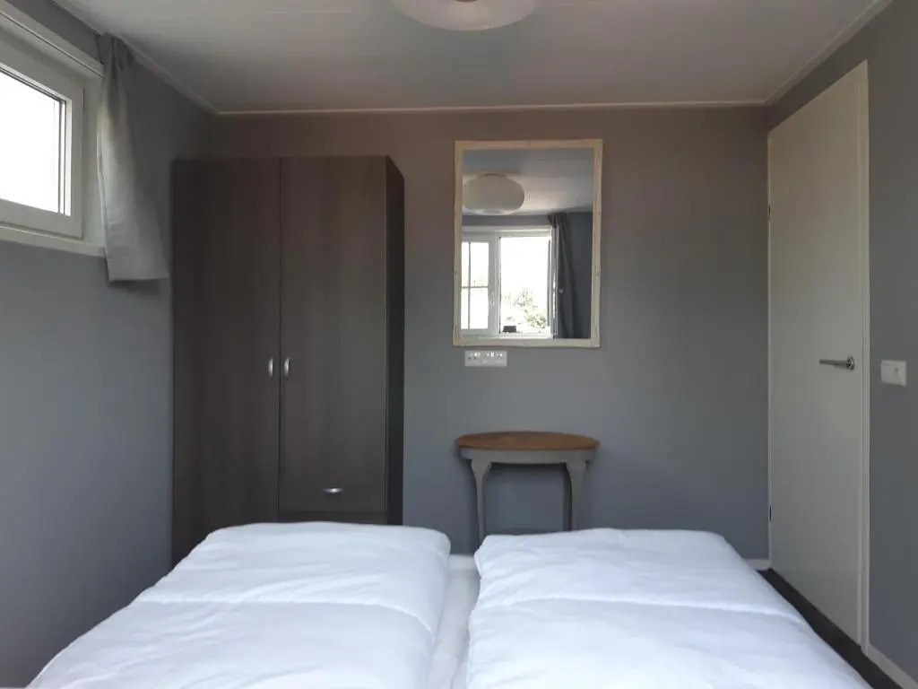 Nieuwe Beachbungalow aan IJsselmeer 39 24 four seasons