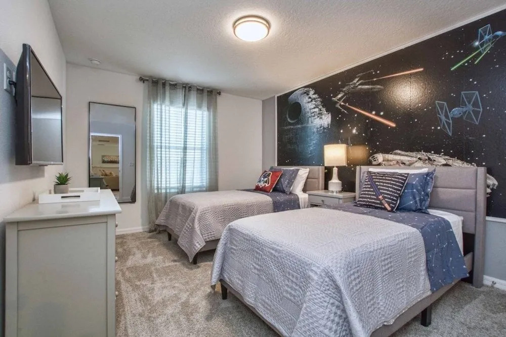 5 Bedrooms Townhome w- Splashpool - 8205SA 5 Townhouse by RedAwning