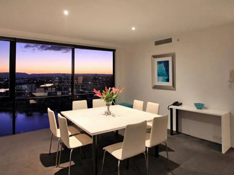 Circle on Cavill Apartments - Central Surfers Paradise - Hosted by wowstay