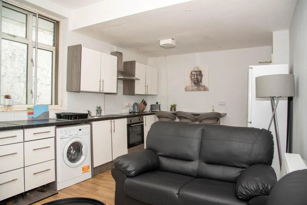 5 Double Bedroom Apartment in The City Centre
