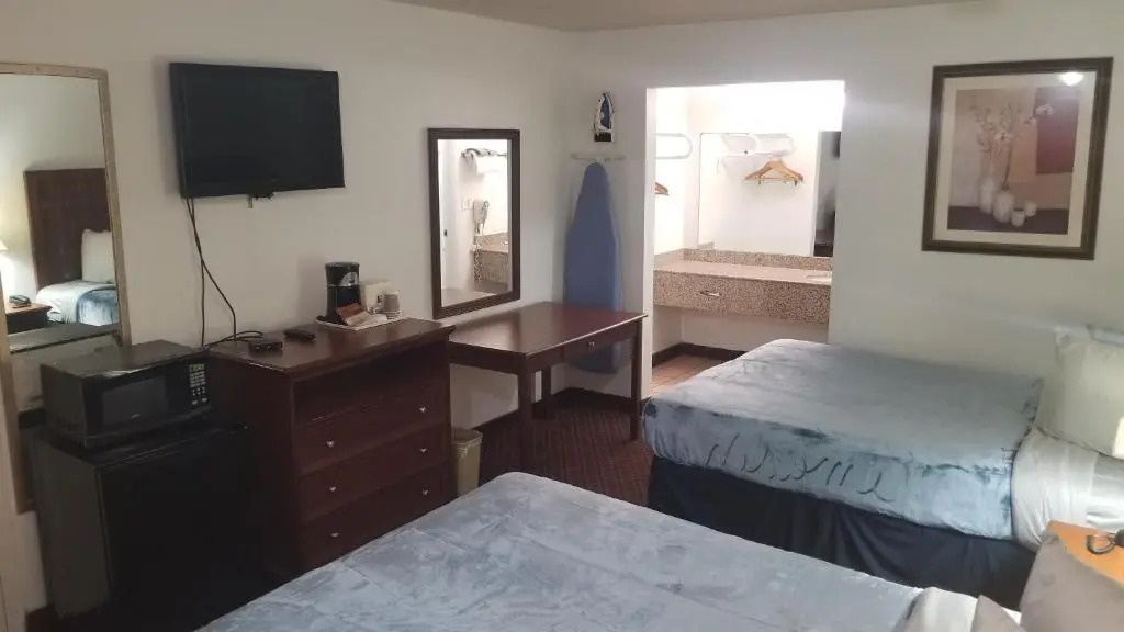 OSU King Bed WI-FI Hotel 110 Booking