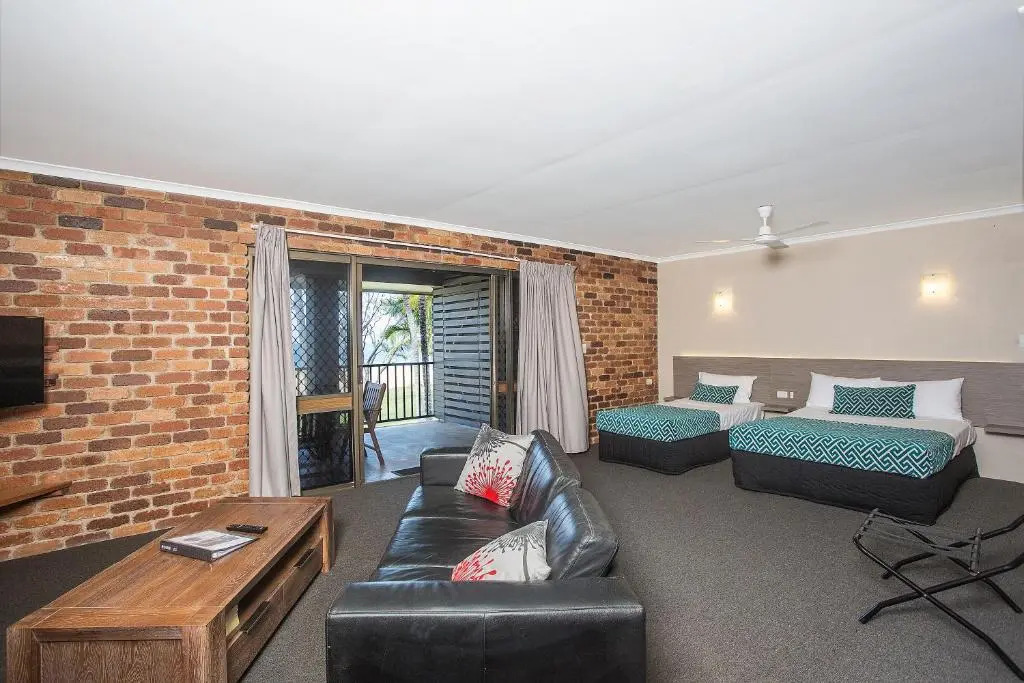 Sarina Beach Motel