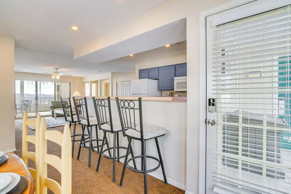 Newly Renovated Ozarks Condo: Pool & Hot Tub
