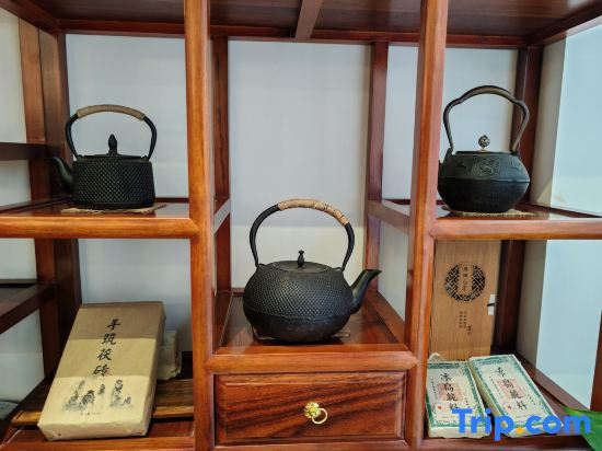 Phoenix Ancient City Warm Heart Pavilion Homestay