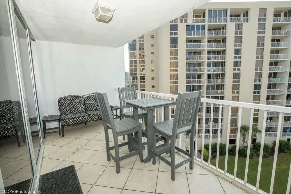 Shoreline Towers 2073 - 2 Br Condo