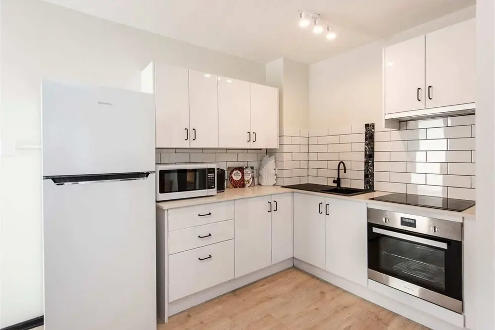 Comfortable Living Space Close to Foreshore & Cbd