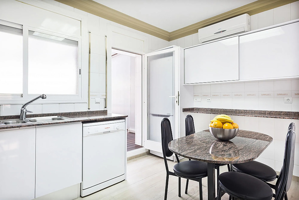 3-floor House - Triplex Pl España 1098