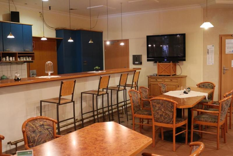 CenterCourt Hotel