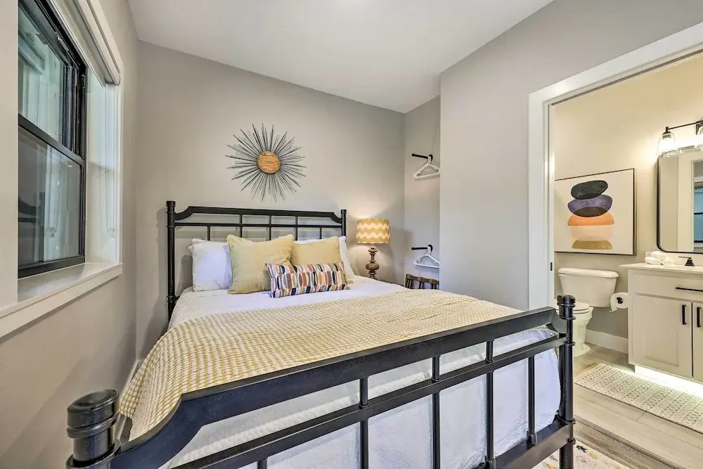 Hike, Bike & Unwind: Bella Vista Family Home!