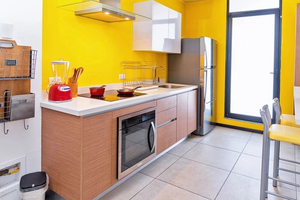 Save, pretty apt. W/playground, in Monterrey’s Center, 3 room, 1KSB, 2 SB, 2BTH. By Mty Living. S2 702
