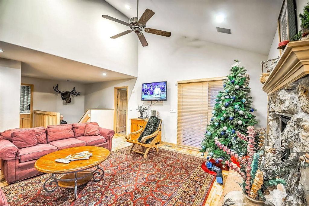Cascades at Eagleridge by Retreatia