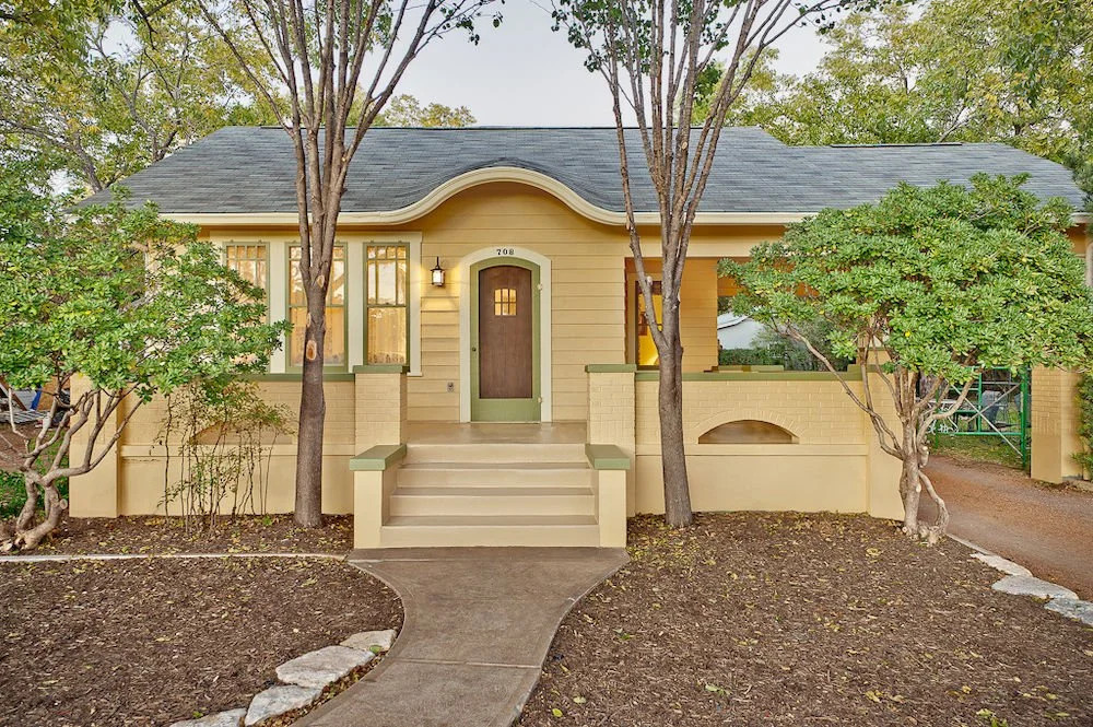 Serenity Bliss - Downtown Retreat with Pool & Hot Tub