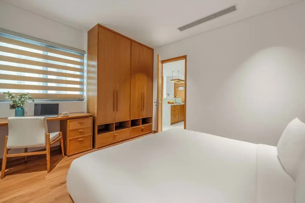 Vernal hotel & Apartment office
