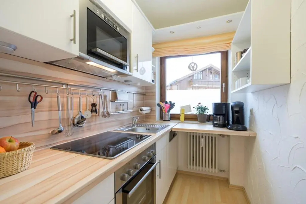 Wintertraum im Allgäu Alpine und Deluxe Sonnenwinkel, 4 Sterne Klassifiziert, WLAN gratis, großer Balkon mit Bergsicht, ruhig und doch zentral gelegen, tolle neu renovierte Ferienwohnung mit separaten Schlafzimmer, Brötchenservice, Hunde auf Anfrage