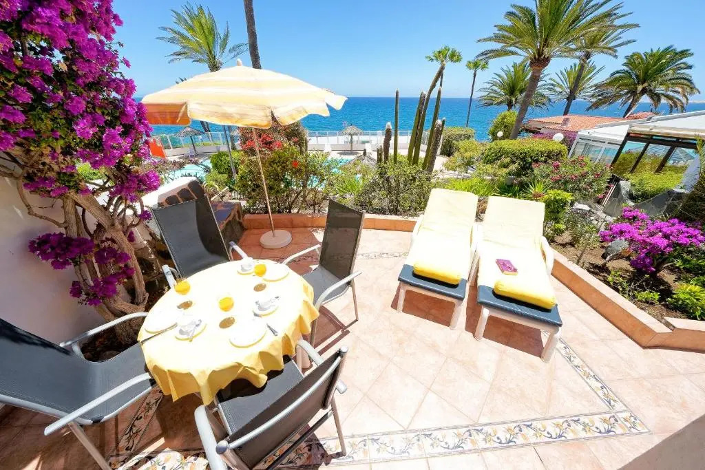 Ocean view apartments Las Flores I