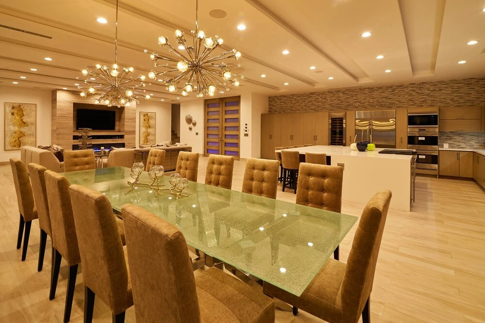 Luxurious Oceanfront Living, Minutes From Downtown: Villa Land's End