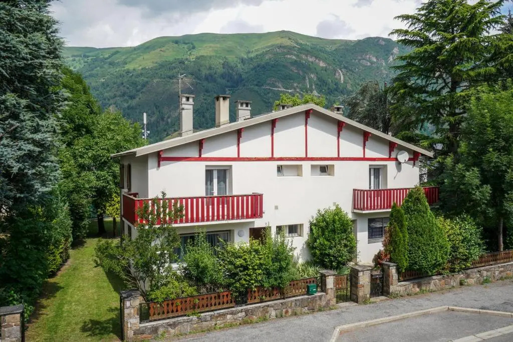 Grand Gîte Saint-Lary centre pour 15 pers. pouvant accueillir jusqu’à 17 pers.
