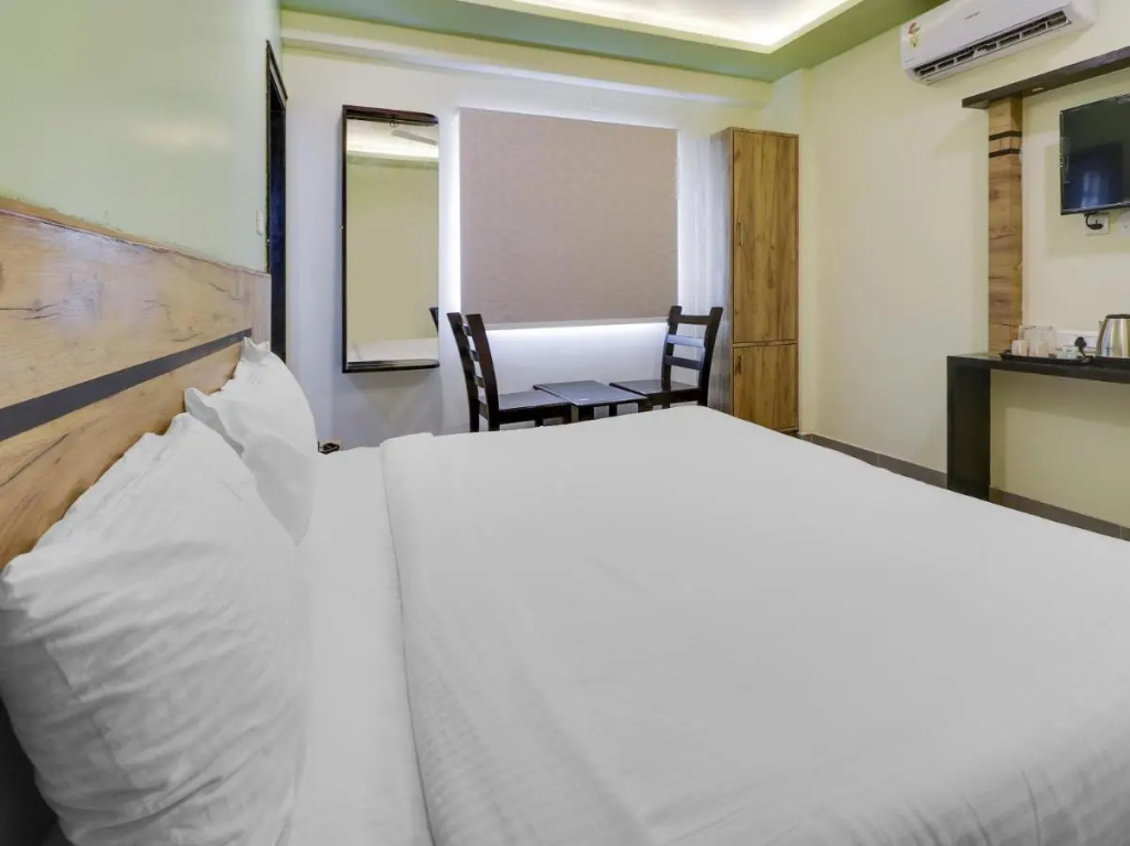 Townhouse OAK Hotel SVA