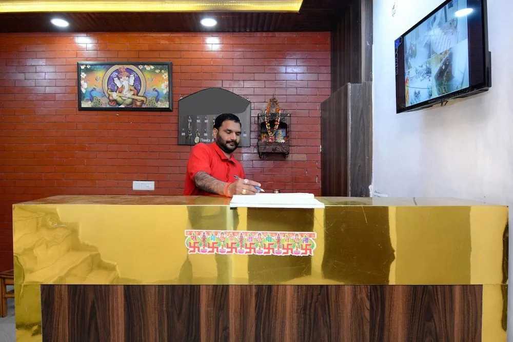 OYO 17133 Hotel Anmol