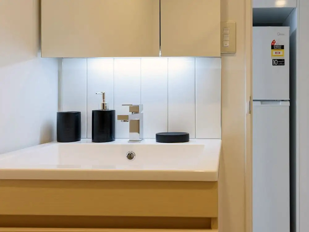 Brand New Spacious Studio Apt, Pool, Gym & Sauna