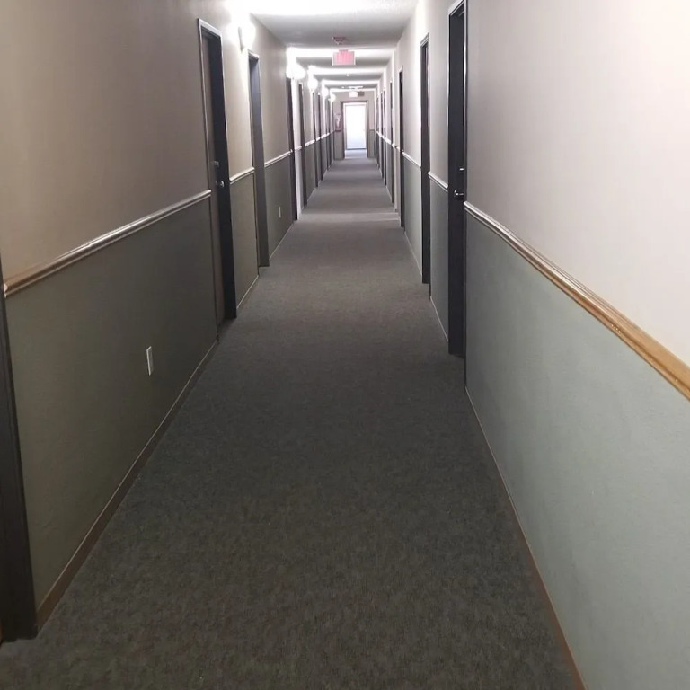 Woodland Inn & Suites