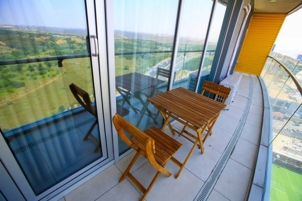 1-B Luxury Apt near Mall of IST