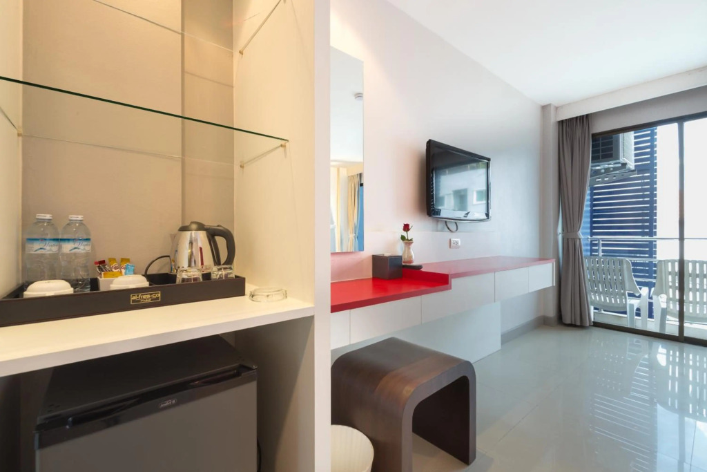 Alfresco Phuket Hotel
