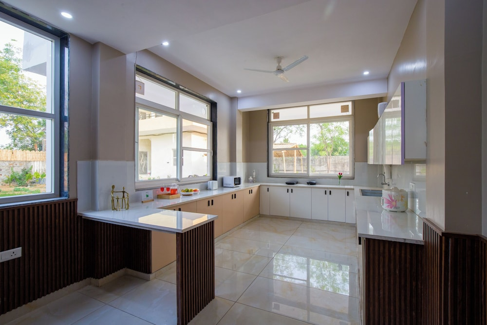 ELIVAAS 3 BHK Amber Villa With Pvt Pool