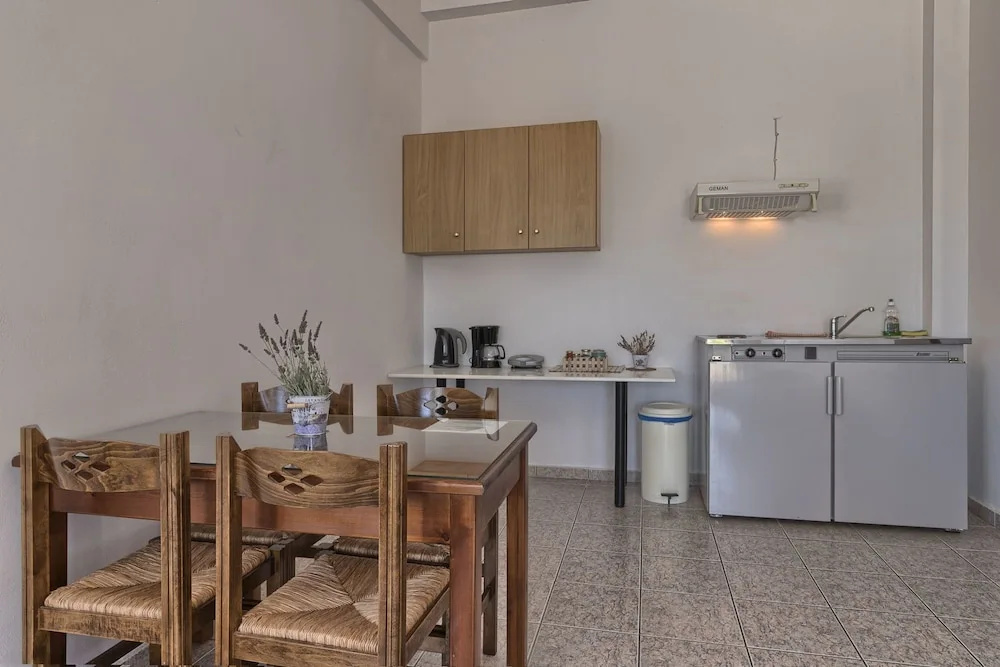 Anthemis Apartment