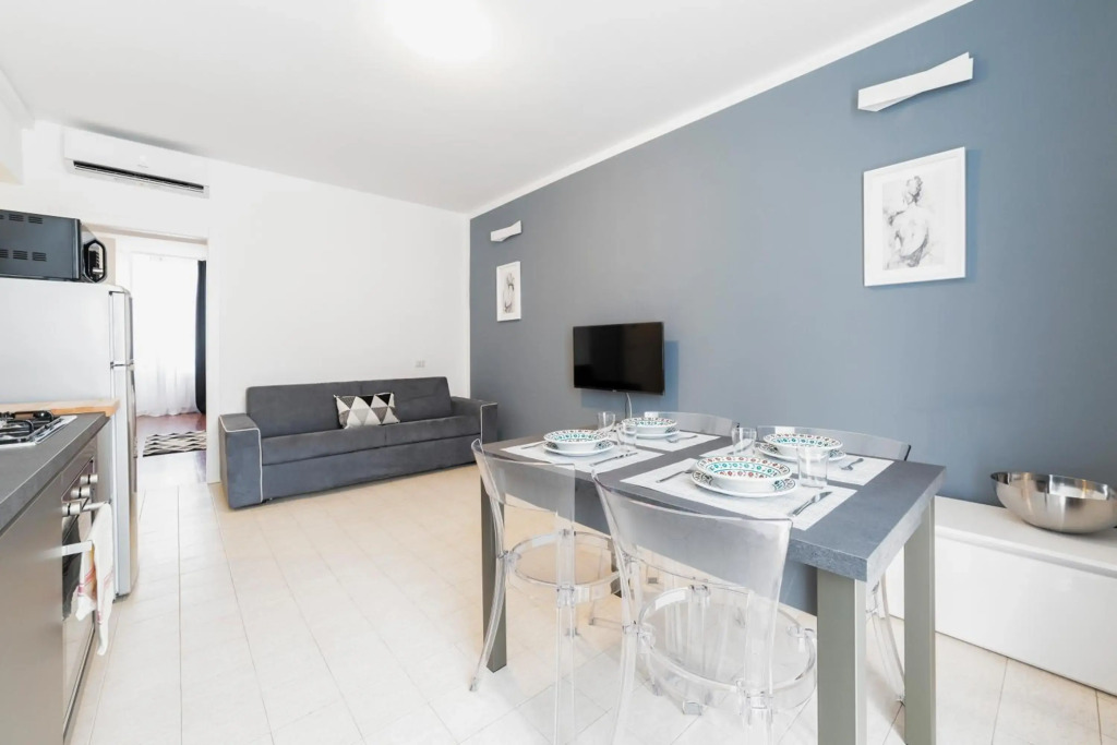 Roomy Apartment X6 close to Subway!