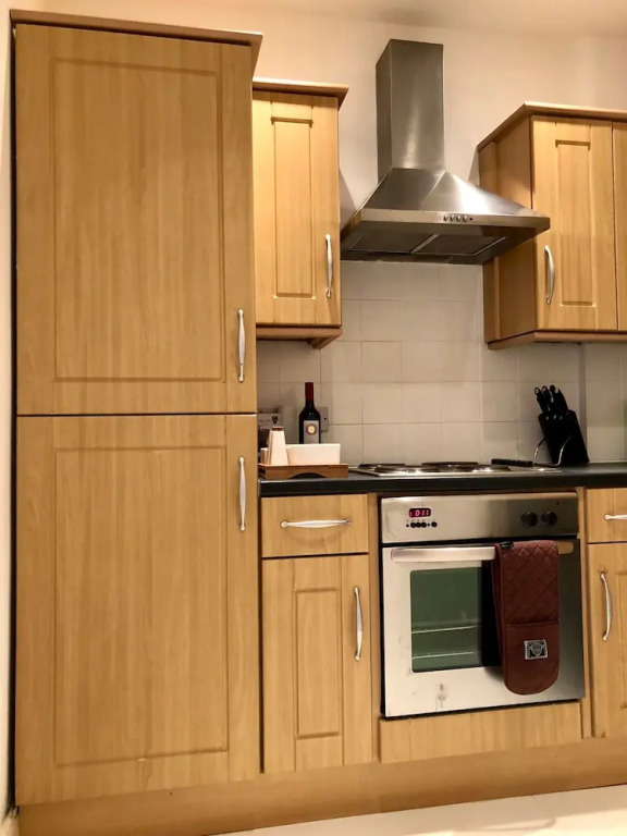 2 Bedroom Flat Near Leith