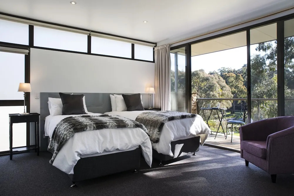 Lake Daylesford Lodge 6