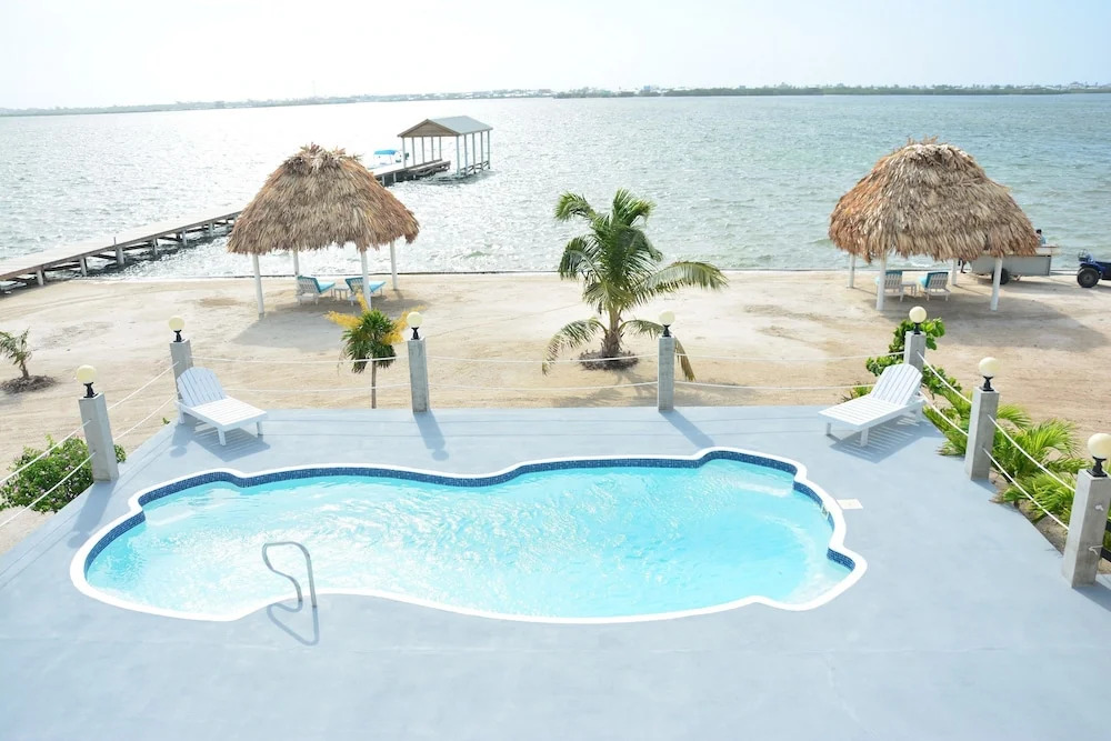 Casas de la Caye Villas