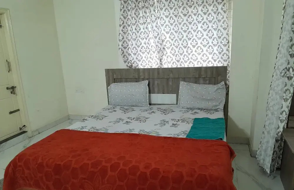 SAGAR NIWAS-1BHK and 2BHK short stay flats - NH HCL EC Bommasandra
