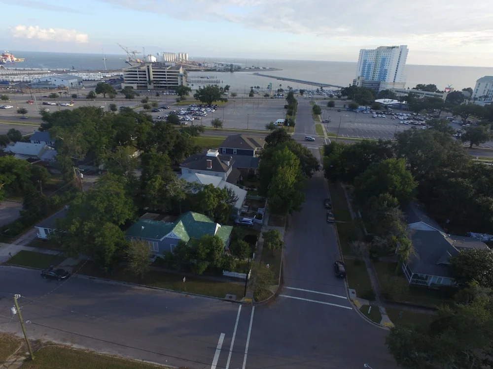 Charming Gulfport Getaway Only 3 Blocks to Beach!