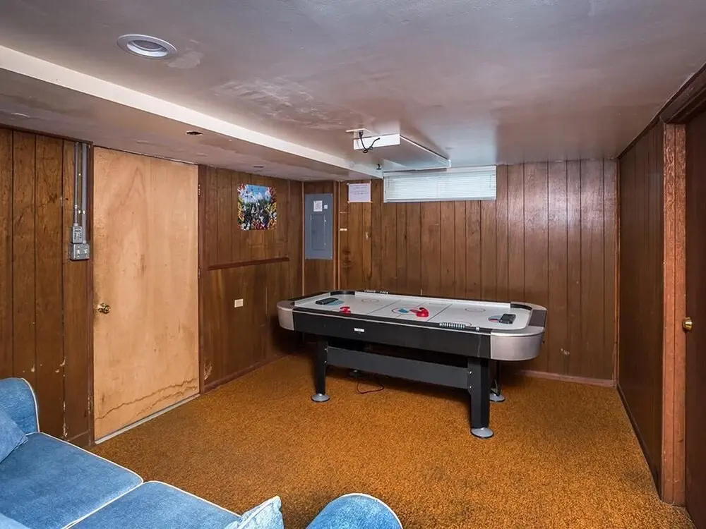 Steve's Getaway 4 Br home by RedAwning