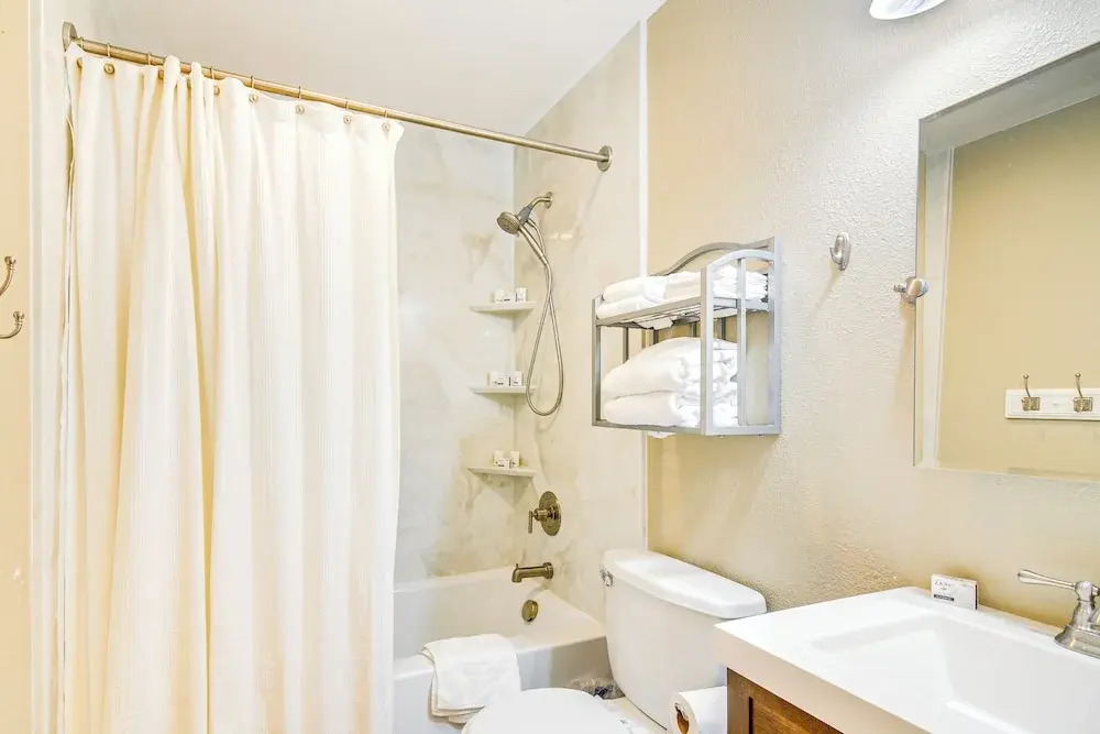 Walk to Giant Steps & Hot Tub: Brian Head Condo!