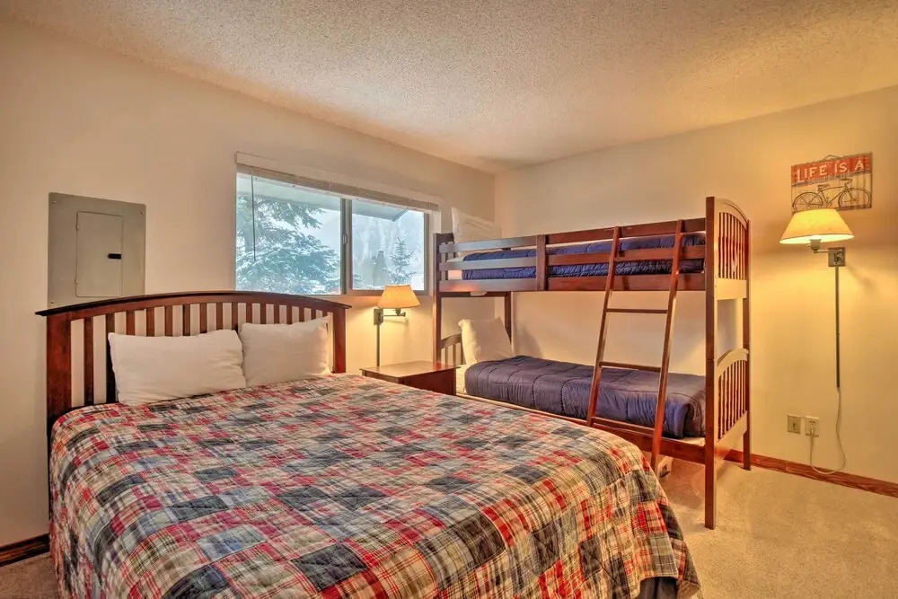 Ski, Hike & Explore: All-season Frisco Condo