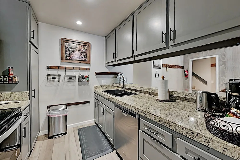 Meridian #182 - 2 Br Condo