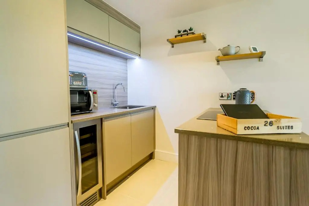 26 Cocoa Suites (parking included)